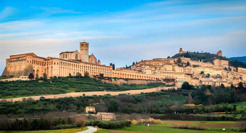 Assisi celebra l'ottocentenario di San Francesco: il presidente Mattarella omaggia il patrono d'Italia